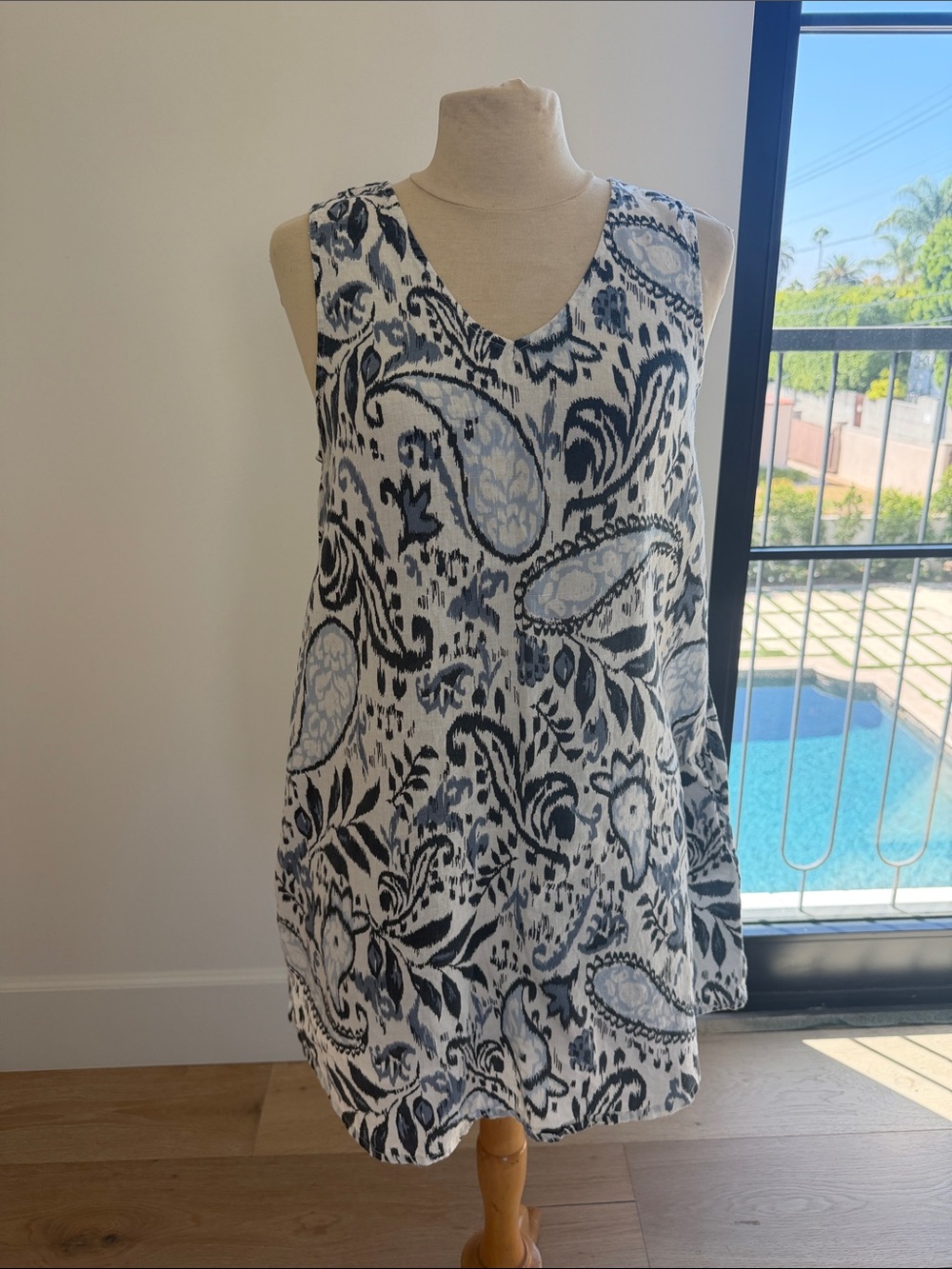 Lucky Brand White and Navy Floral Paisley Linen dress